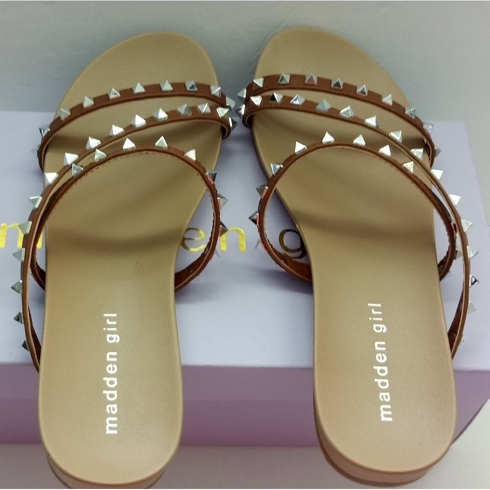 Madden Girl Women's Natural Stud Straps Flat Sandal Beach Brown Slipper Size 7